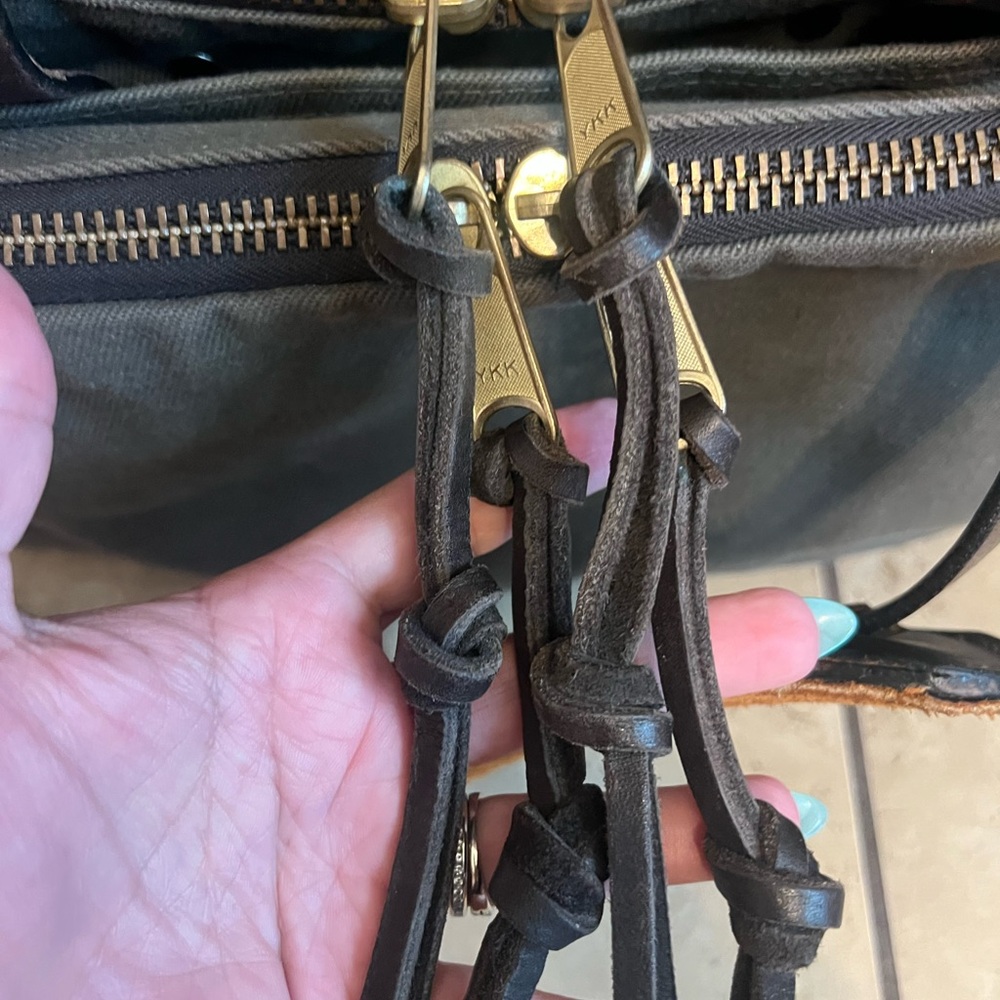 Filson Sportsman Utility Style 266 Bag in Otter Green - Picture 7 of 16